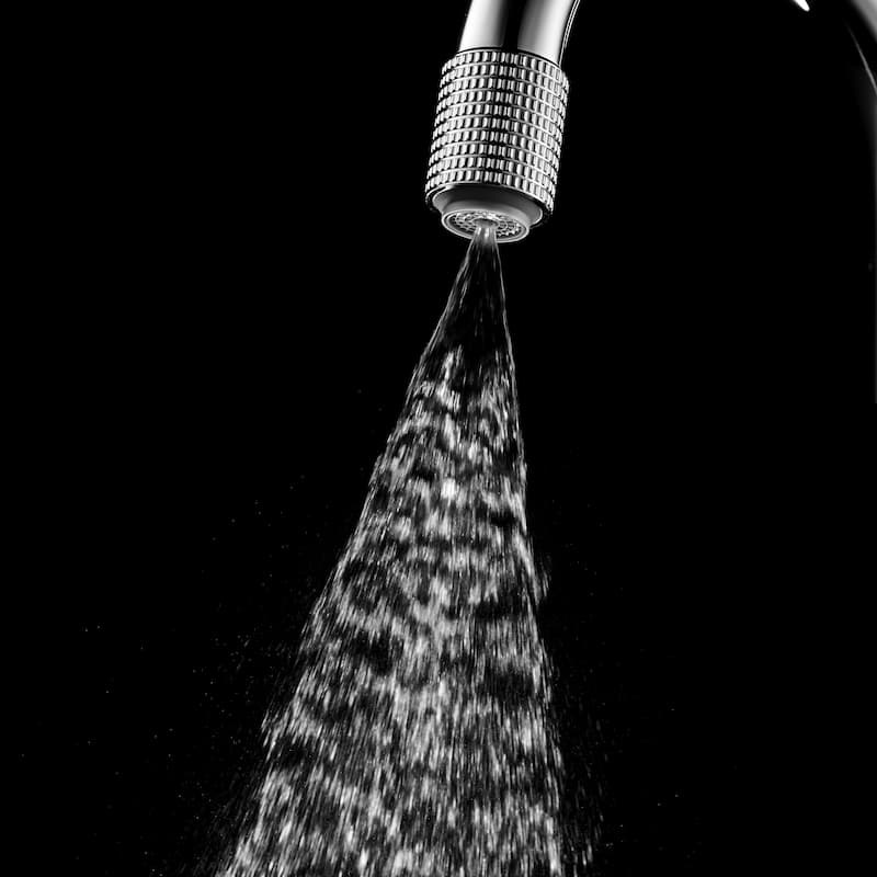 Aerator for sink tap with dual mode water streams and different flow rate available